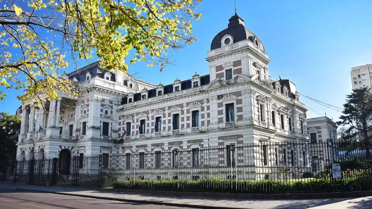 Estatales bonaerenses: Se abren las paritarias sin aumento de sueldo en junio