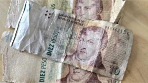 Billetes rotos o deteriorados: guía completa para no perder tu dinero