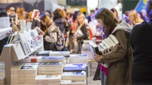 Feria del Libro 2026: todas las promociones, descuentos y entradas gratuitas a La Rural