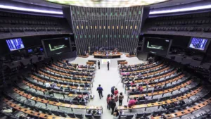 Brasil debate reducir la jornada laboral a 5 días con 2 de descanso